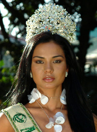 Photo:  Miss Earth 2003 Dania Prince, Honduras